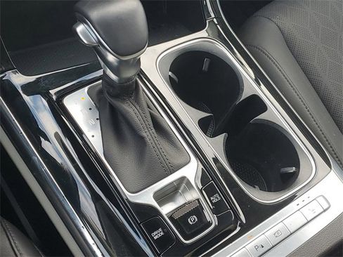 Certified 2023 Kia Carnival EX image 30