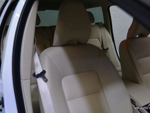 Used 2015 Volvo XC70 T5 Premier image 14