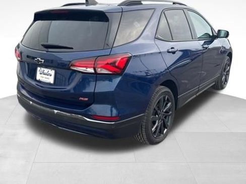 Used 2022 Chevrolet Equinox RS w/ Infotainment Package image 6