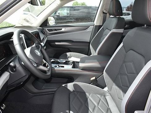New 2026 Volkswagen Atlas Peak Edition AWD/4WD image 7