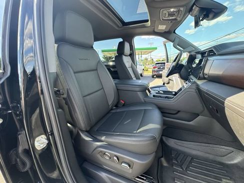 Used 2025 GMC Sierra 2500 Denali w/ Denali Reserve Package AWD/4WD image 29