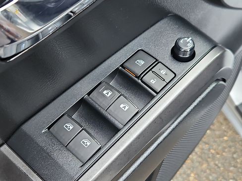 Used 2019 Toyota Tacoma TRD Off-Road image 10