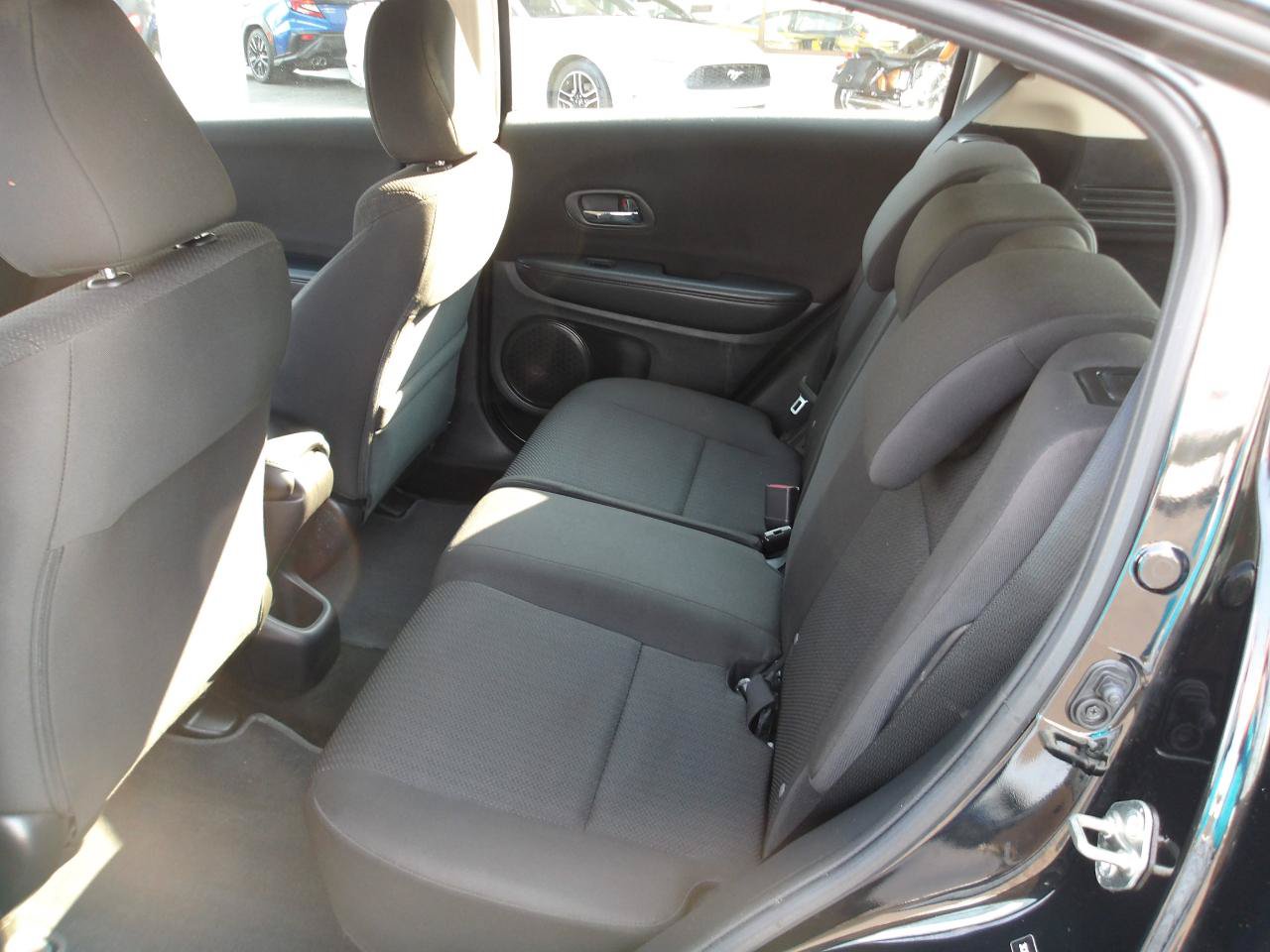 Used 2017 Honda HR-V LX image 10