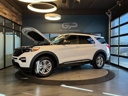 Used 2023 Ford Explorer XLT w/ Equipment Group 202A AWD/4WD image 25