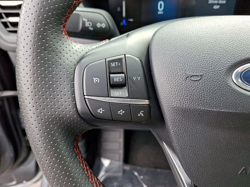 Used 2025 Ford Escape ST-Line FWD image 17
