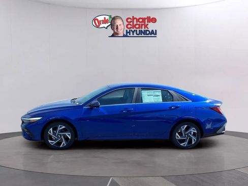 New 2026 Hyundai Elantra Limited FWD image 2
