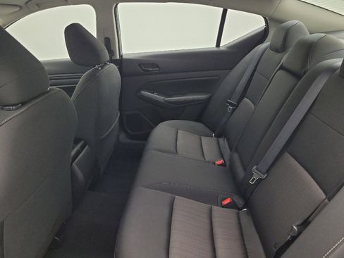 Used 2024 Nissan Altima 2.5 SV image 18