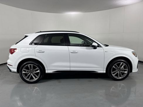 Used 2022 Audi Q3 2.0T Premium Plus w/ Premium Plus Package AWD/4WD image 7