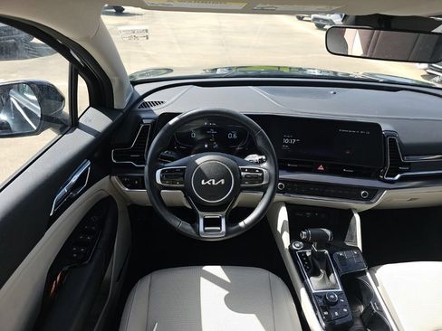 Used 2025 Kia Sportage EX w/ Premium Package FWD image 25