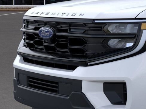 New 2026 Ford Expedition Active image 17