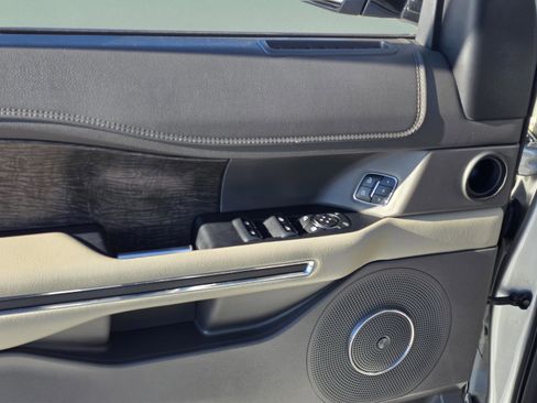 Used 2018 Ford Expedition Limited w/ Equipment Group 302A image 10