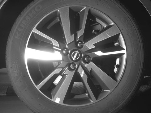 Used 2025 Nissan Versa SV FWD image 15
