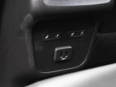 Used 2022 Chevrolet Equinox Premier AWD/4WD image 13