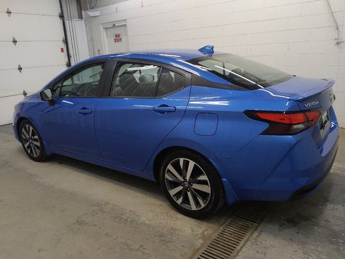 Used 2021 Nissan Versa SR w/ Convenience Package FWD image 3