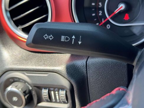Used 2022 Jeep Wrangler Unlimited Rubicon w/ LED Lighting Group AWD/4WD image 24