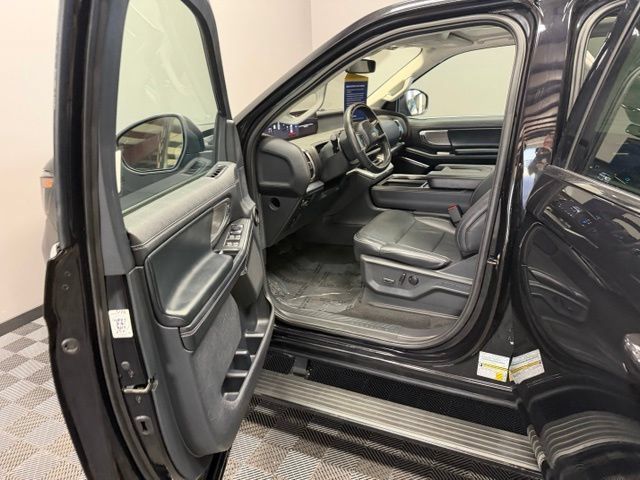 Used 2025 Ford Expedition Max Platinum AWD/4WD image 13