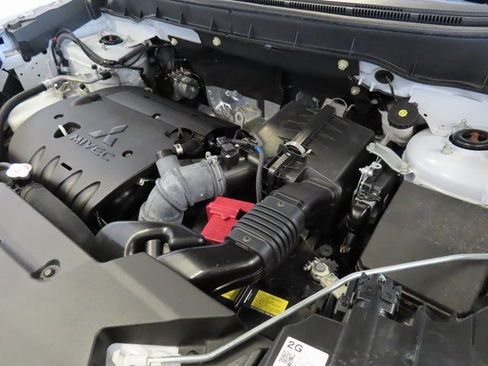 Used 2023 Mitsubishi Outlander Sport SE image 32