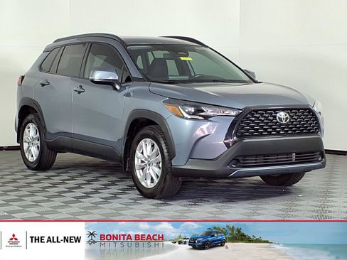Used 2024 Toyota Corolla Cross LE FWD image 1