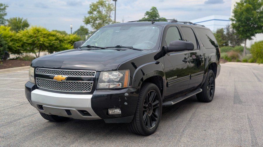 Used 2010 Chevrolet Suburban LT w/ Luxury Package AWD/4WD image 9