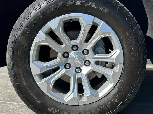 Used 2024 Chevrolet Silverado 1500 LTZ w/ LTZ Premium Package AWD/4WD image 24