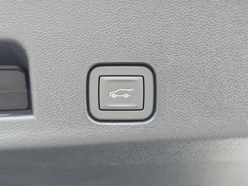 New 2026 Chevrolet Traverse RS w/ LPO, Floor Liner Package FWD image 13