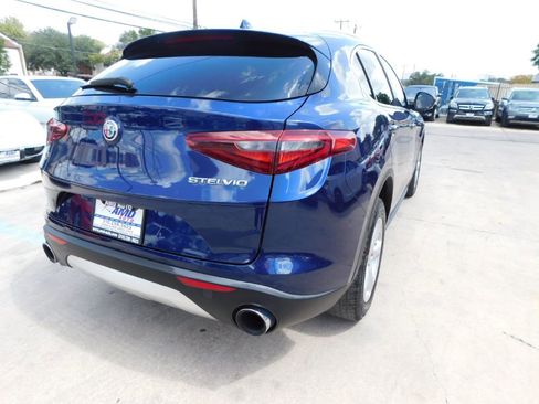 Used 2018 Alfa Romeo Stelvio AWD image 7