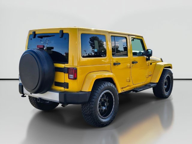 Used 2015 Jeep Wrangler Unlimited Sahara w/ Max Tow Package AWD/4WD image 5