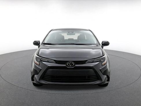 Used 2025 Toyota Corolla LE FWD image 2