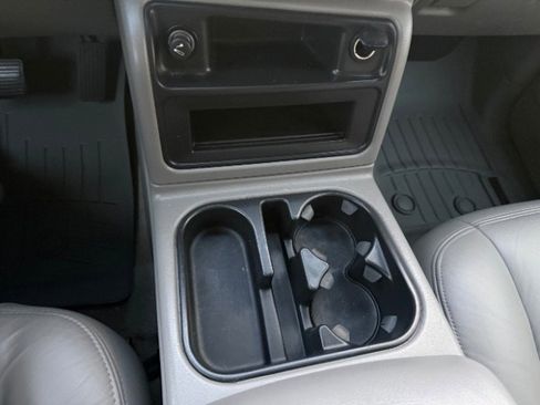 Used 2005 Chevrolet Tahoe Z71 w/ Preferred Equipment Group image 30