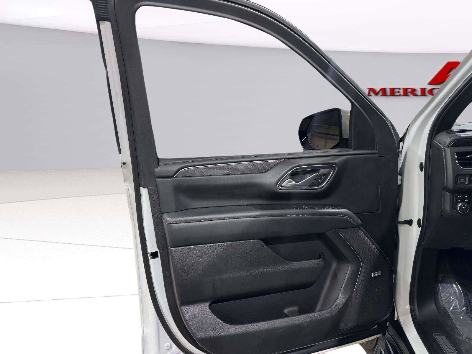 Used 2022 Chevrolet Tahoe RST w/ Luxury Package AWD/4WD image 16