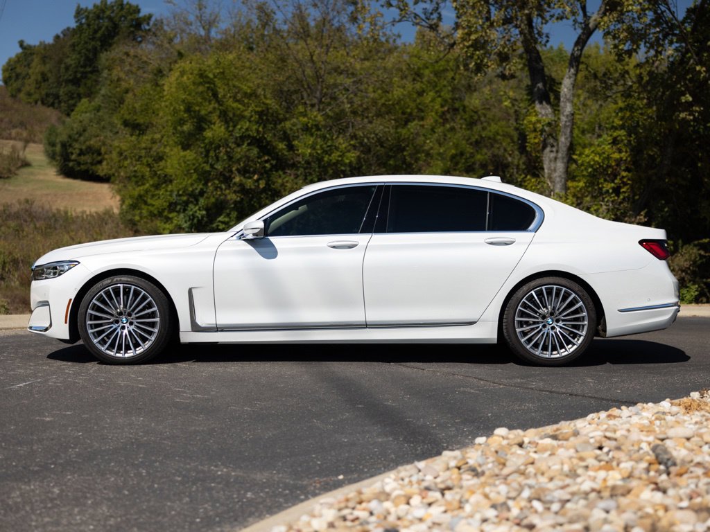 Used 2021 BMW 750i xDrive w/ Luxury Rear Seating Package AWD/4WD image 3