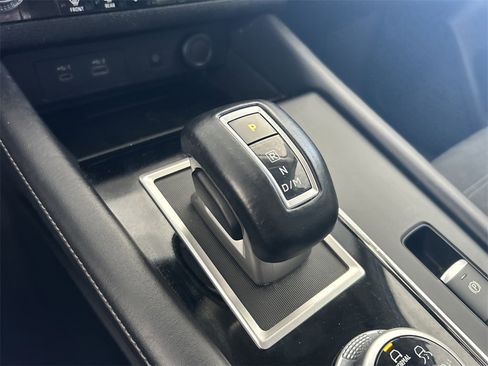 Used 2024 Mitsubishi Outlander SE image 28