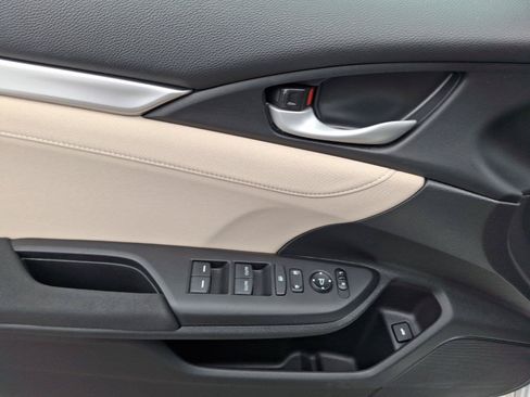Used 2018 Honda Civic EX-T image 12