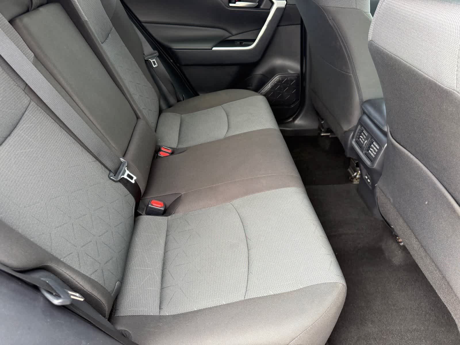 Used 2025 Toyota RAV4 XLE FWD image 29