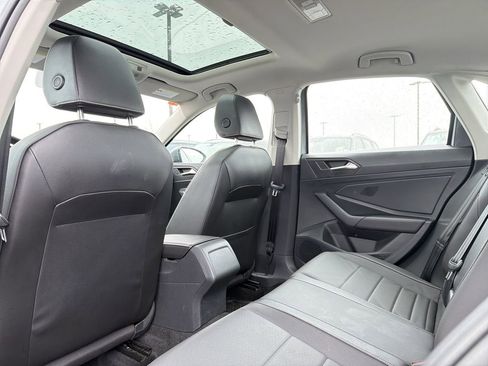 Used 2023 Volkswagen Jetta SE w/ Panoramic Sunroof Package image 13