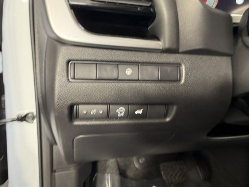 Used 2026 Nissan Rogue SL FWD image 21