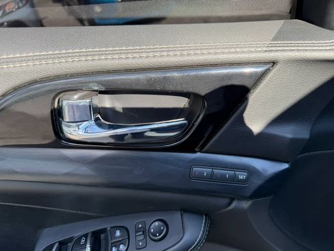 Used 2020 Nissan Maxima Platinum w/ Sport Mat Group FWD image 11