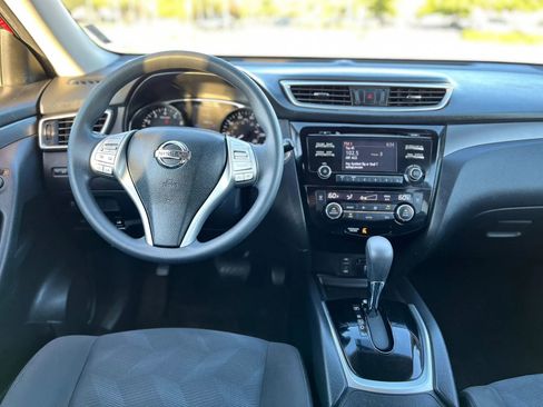 Used 2015 Nissan Rogue SV image 13