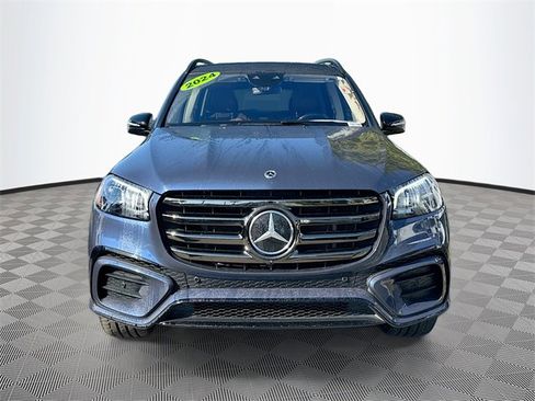 Used 2024 Mercedes-Benz GLS 580 4MATIC image 2