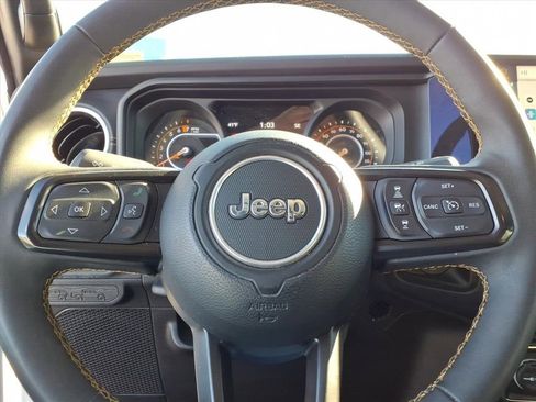 Used 2024 Jeep Gladiator Sport w/ Premium Package image 28