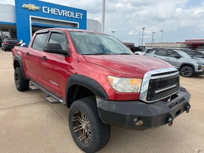 Used 2013 Toyota Tundra 4x4 CrewMax w/ SR5 Pkg