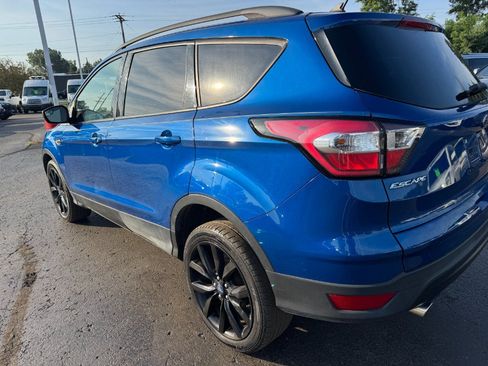 Used 2018 Ford Escape SE w/ SE Sport Appearance Package AWD/4WD image 10