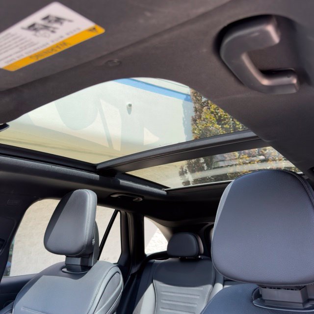 Used 2023 Mercedes-Benz GLC 300 4MATIC image 18