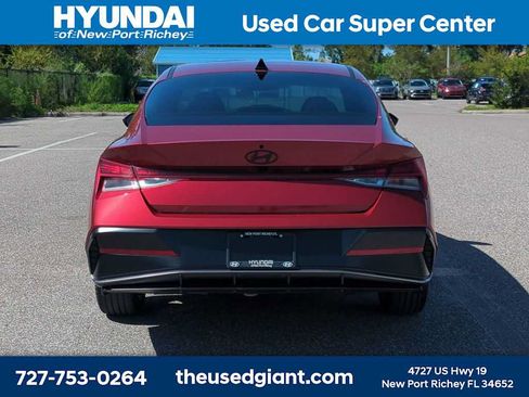 Certified 2024 Hyundai Elantra SEL w/ Convenience Package FWD image 4