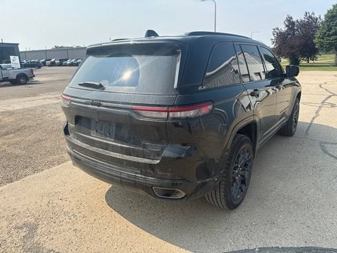 Used 2025 Jeep Grand Cherokee Summit AWD/4WD image 11