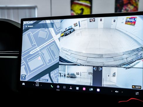 Used 2022 Tesla Model X Plaid image 85