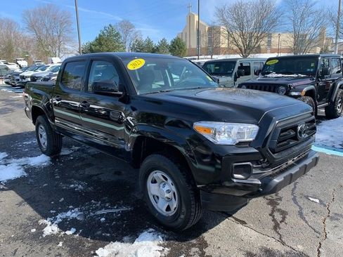 Used 2023 Toyota Tacoma SR image 8