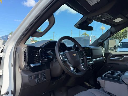 Used 2025 Chevrolet Silverado 2500 LT w/ Convenience Package AWD/4WD image 10