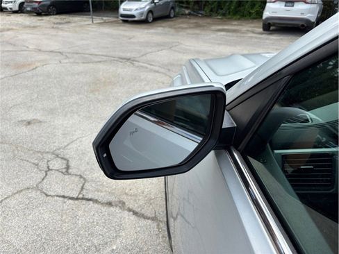 Used 2019 Volkswagen Atlas SE w/ Towing Package image 17