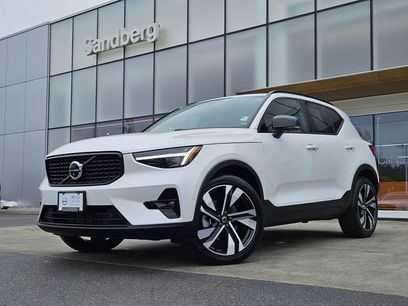 Used 2024 Volvo XC40 B5 Ultimate w/ Protection Package Premier